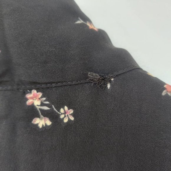 Unique Floral Blouse 3/4 Length Sleeve Button and Tie Neck Detail Size Small - Picture 8 of 8